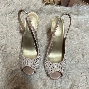 Lulu Townsend nude sparkling formal peep toe heals size 10 good condition